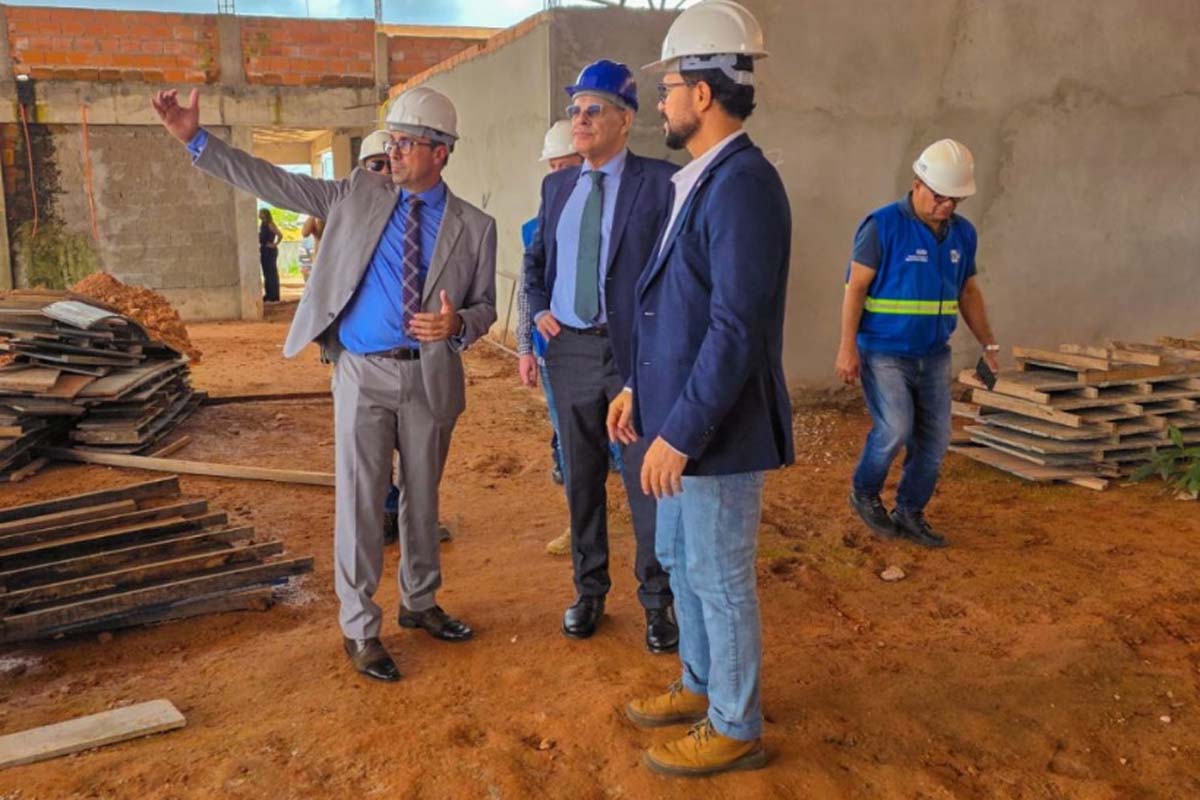 Governador interino acompanha obras do Complexo da Polícia Civil e da Rodoviária de Cacoal