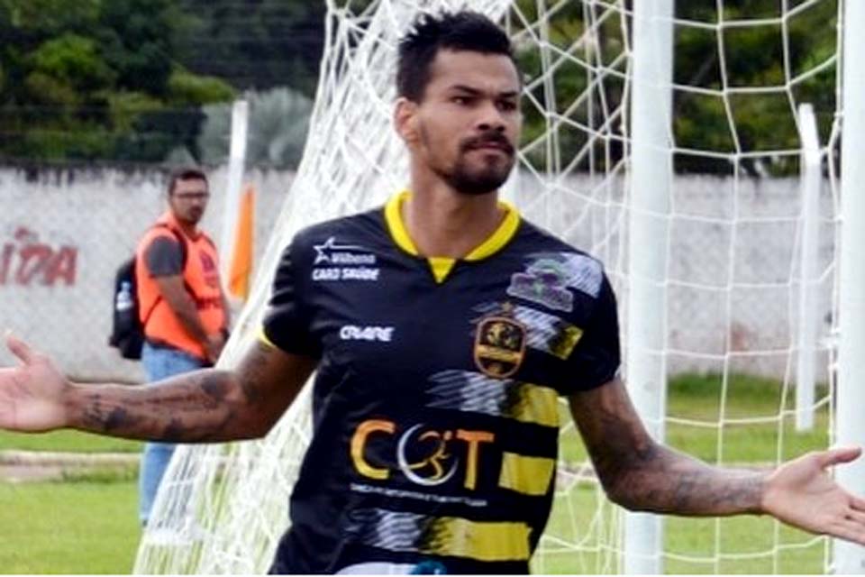 Atacante Ariel é mais um jogador a deixar o Vilhenense