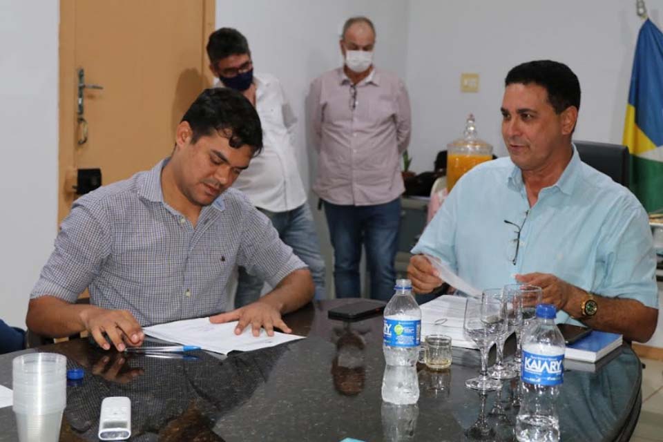 Prefeito Aldo Júlio recepciona deputado federal Expedito Netto; parlamentar é um dos que mais tem alocado recursos para Rolim de Moura