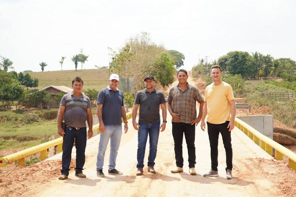 Novo Horizonte recebe recursos destinados pelo deputado Cirone Deiró para obras de infraestrutura e maquinário agrícola