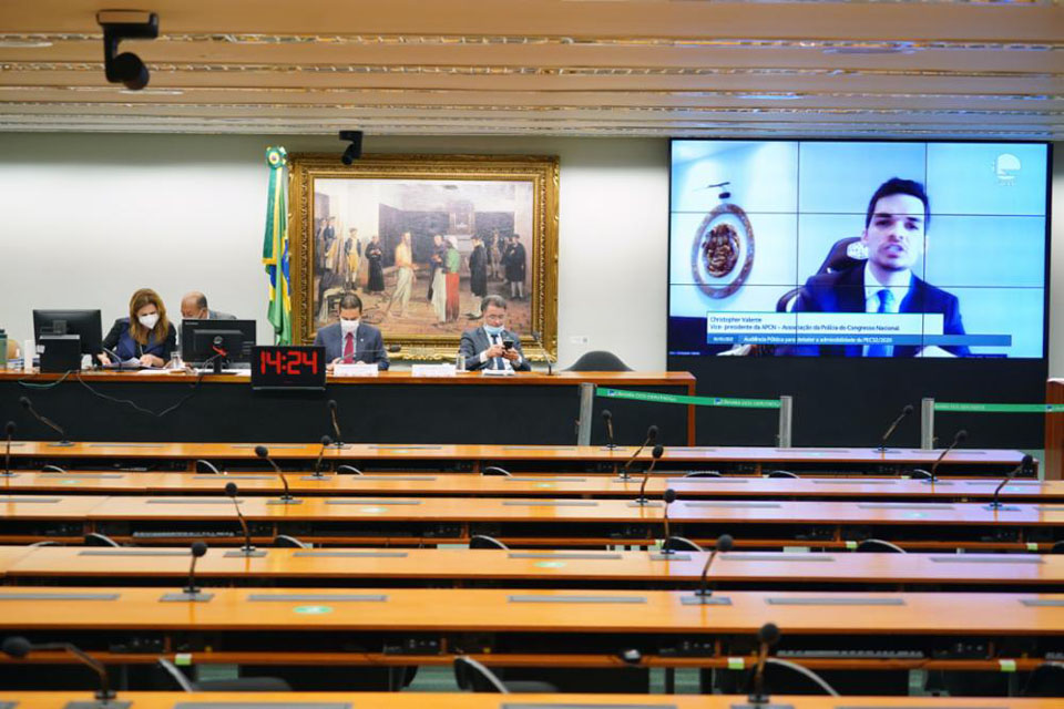 PEC 32 da Reforma Administrativa entra em pauta na CCJ da Câmara na terça (25); Entenda os riscos