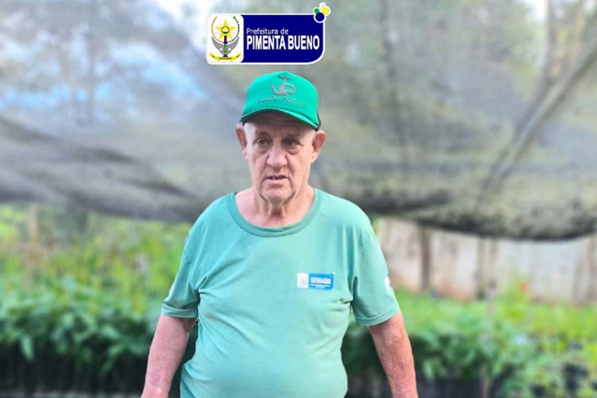 Prefeitura presta homenagem ao servidor Seu Adão por dedicação ao serviço público municipal