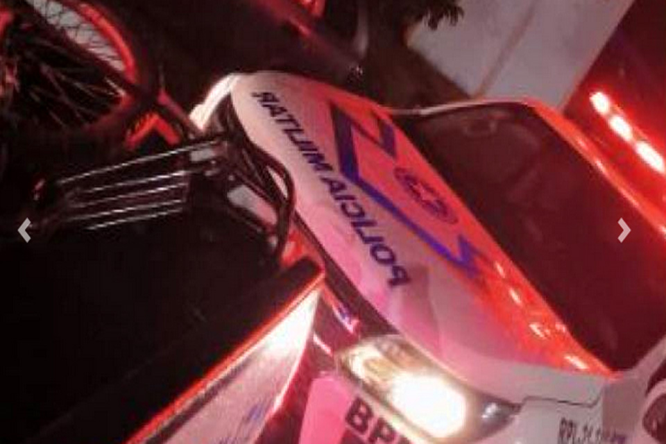 Homem foge de policiais achando que são assassinos e se envolve em acidente