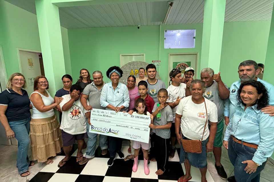 Deputada Sílvia Cristina leva R$ 100 mil para a Apae de Santa Luzia do Oeste