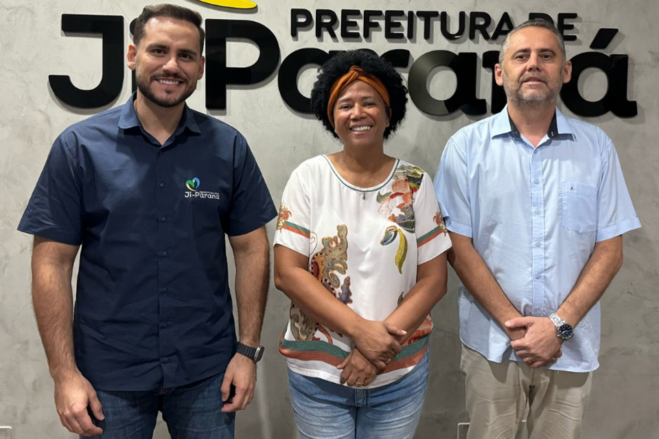 Sílvia Cristina se coloca à disposição de Ji-Paraná, durante encontro com prefeito Affonso Cândido