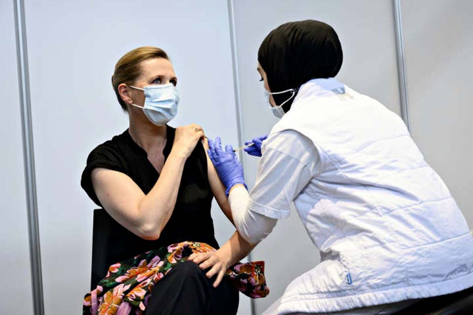 Dinamarca suspenderá todas as restrições anticovid em 10/9