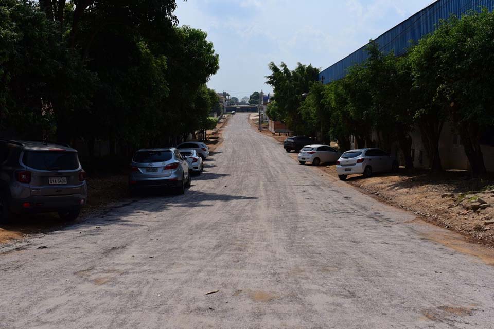 Ruas Hermínio Victorelli, Júlio Guerra e Capitão Sílvio recebem obras de pavimetação