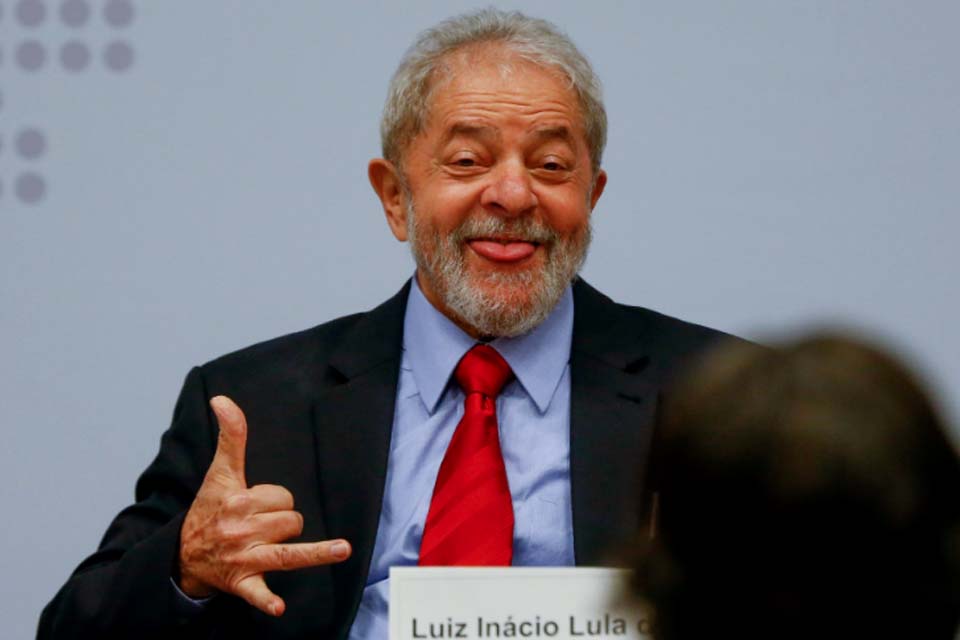 Após decisão do Supremo Tribunal Federal, juiz manda soltar ex-presidente Lula