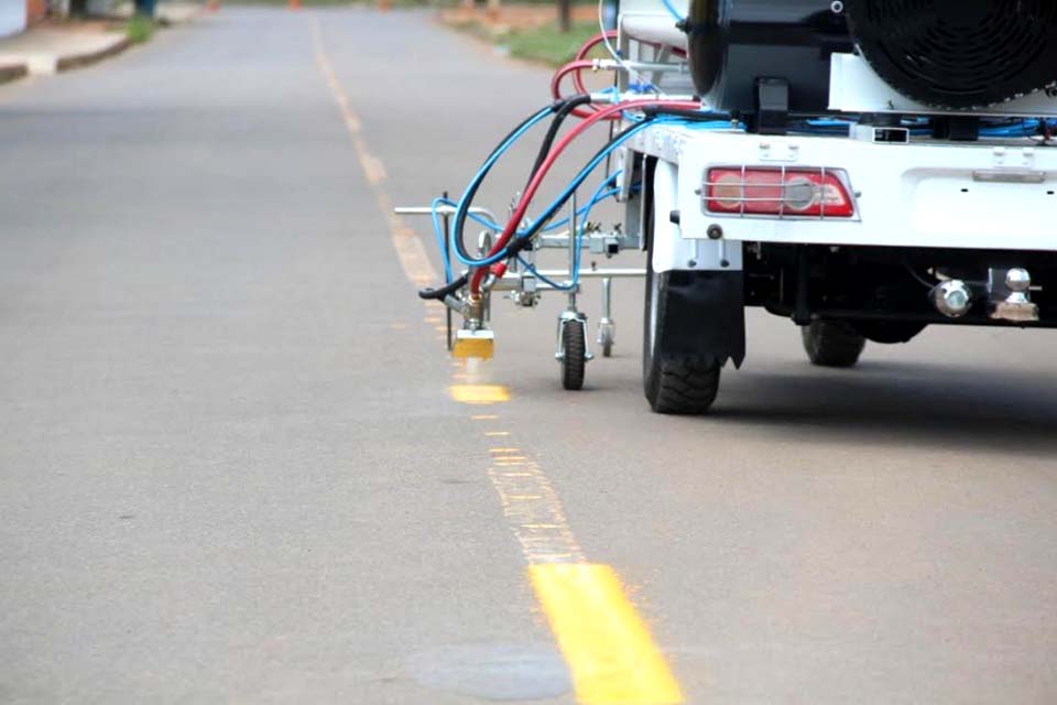 Prefeitura adquire equipamento inédito no estado para fazer pintura de sinalização de trânsito
