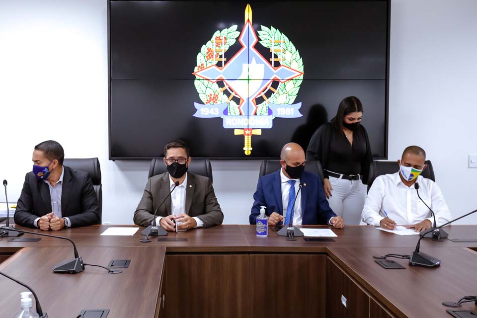 Comissão de Segurança Pública da Assembleia Legislativa distribui projetos e aprova pareceres