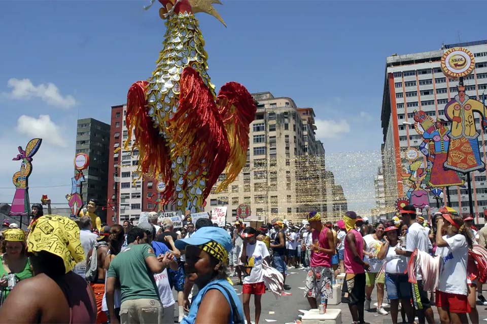Galo da Madrugada homenageia este ano o cantor Reginaldo Rossi