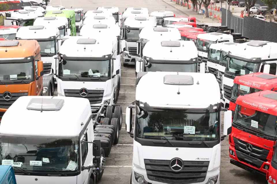 Governo anuncia R$ 10 bilhões em crédito para compra de caminhões