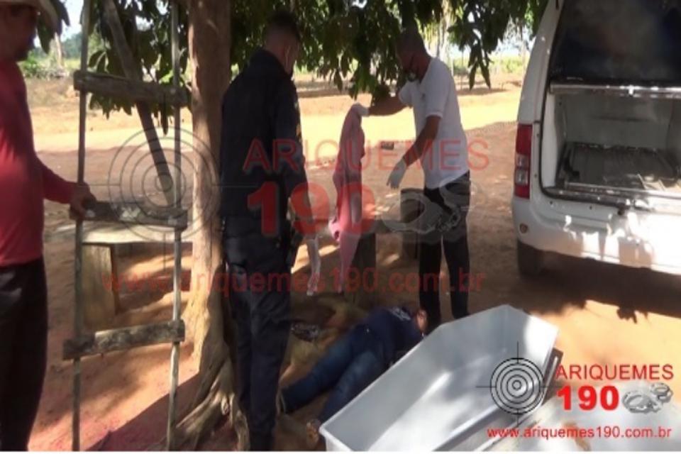 Mulher é executada e sobrinho alvejado pelas costas com três tiros 