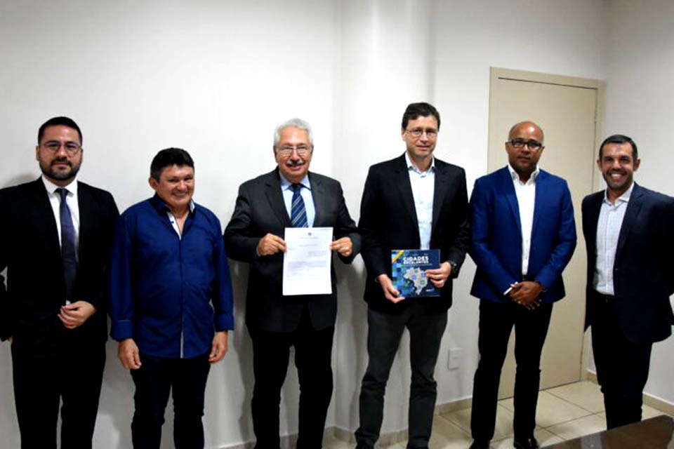 Parceria entre TCE-RO e Instituto Aquila é firmada para contribuir com a avaliação das políticas públicas dos municípios de Rondônia