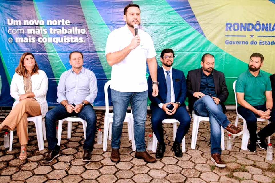 Prefeito participa de entrega da reforma do prédio da Procuradoria Regional do Estado  