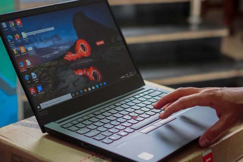 Professores estaduais são contemplados com notebooks pelo programa “Vem pra Aula RO”