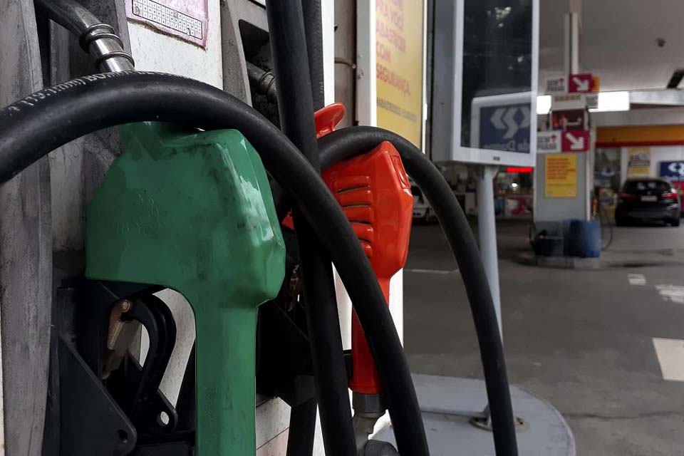 Petrobras aumenta preços do diesel e da gasolina nas refinarias