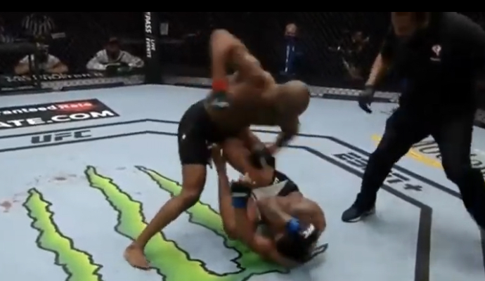 VÍDEO - Assista o nocaute de Kamaru Usman sobre Gilbert Durinho no UFC 258