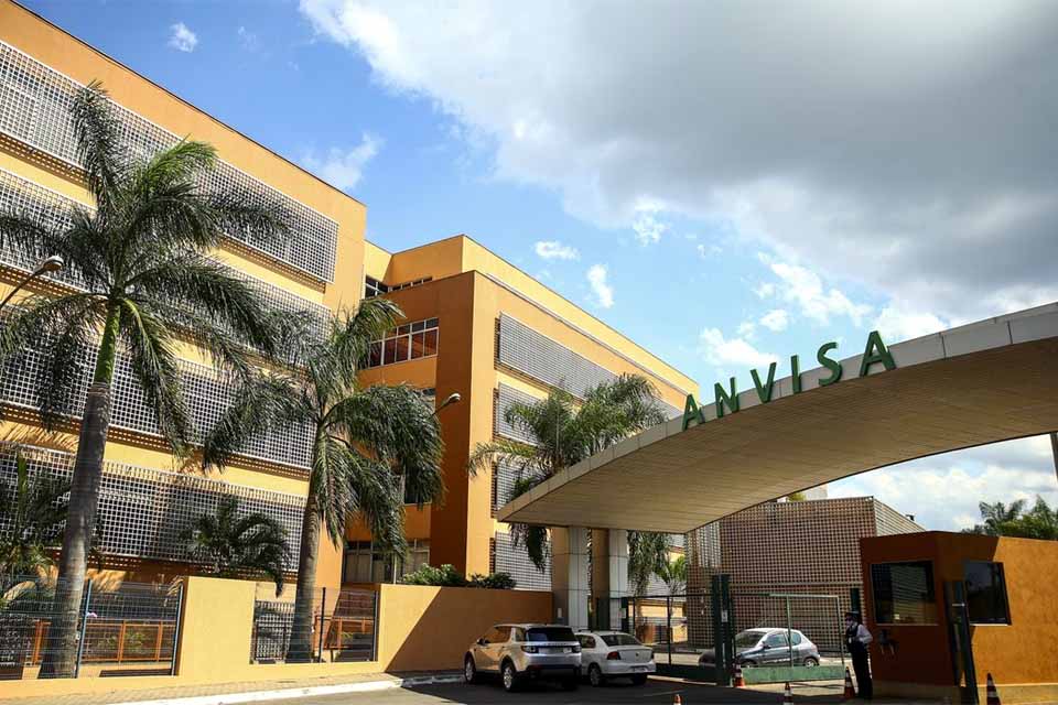 Anvisa atualiza informações sobre análise de vacinas contra covid-19