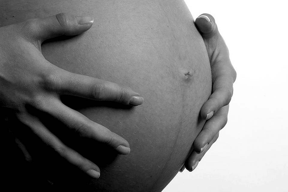 Pesquisa mostra correlação entre desnutrição materna e microcefalia