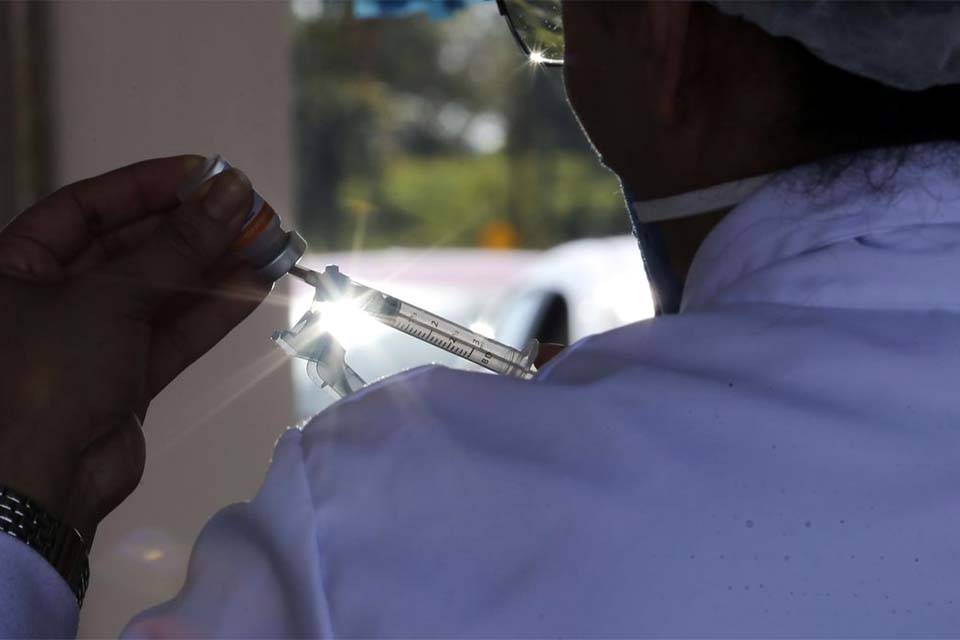 Trabalhadores do transporte coletivo receberão vacina contra covid-19