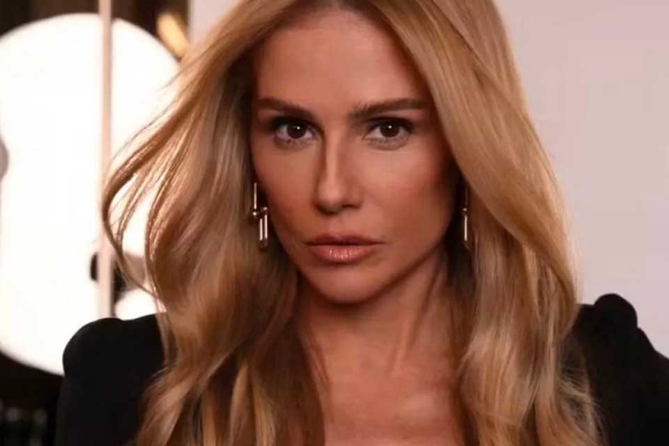 Deborah Secco muda o visual para viver Bruna Surfistinha novamente no cinema