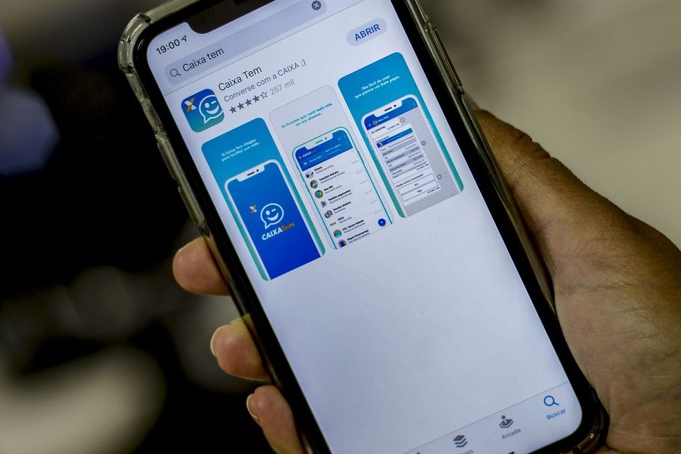 Caixa credita saque emergencial do FGTS para nascidos em março