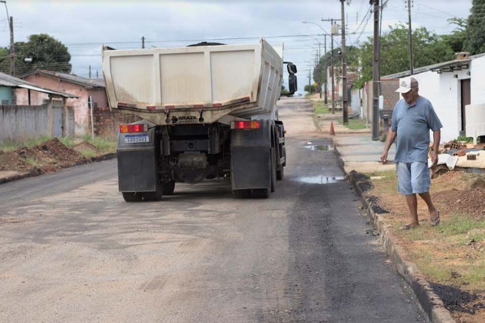 Prefeitura de Ji-Paraná mantém serviços de operação tapa-buracos
