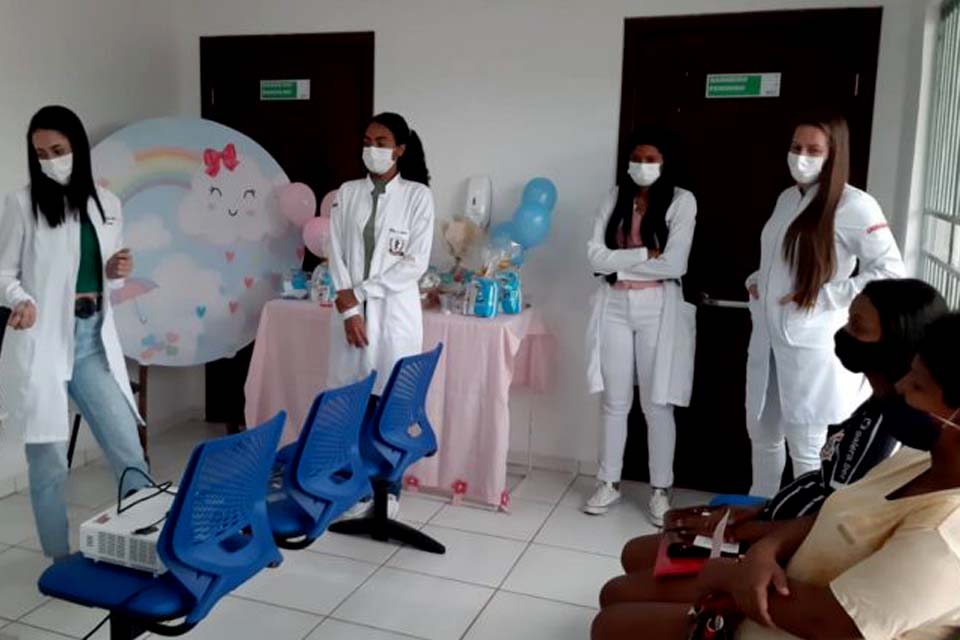 Gestantes participam de palestras sobre importância do pré-natal odontológico