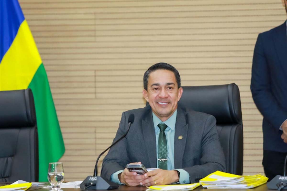 Eyder Brasil garante R$ 250 mil para investimentos na Escola João Bento da Costa