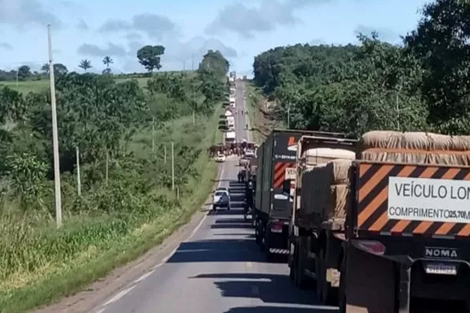 Acidente próximo a São Lourenço causa interdição na BR-364