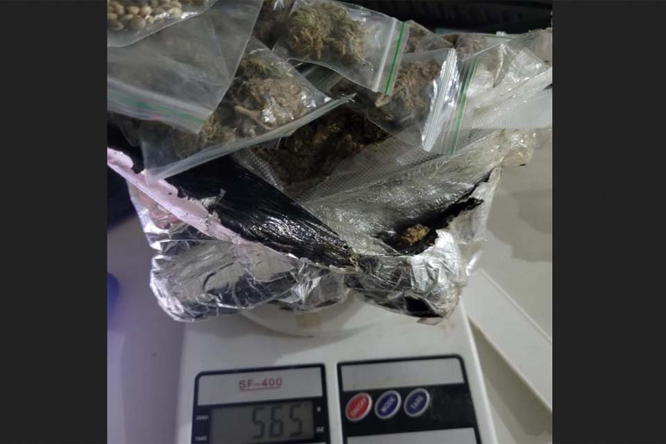 Polícia Militar apreende drogas e prende suspeito após fuga em Ariquemes