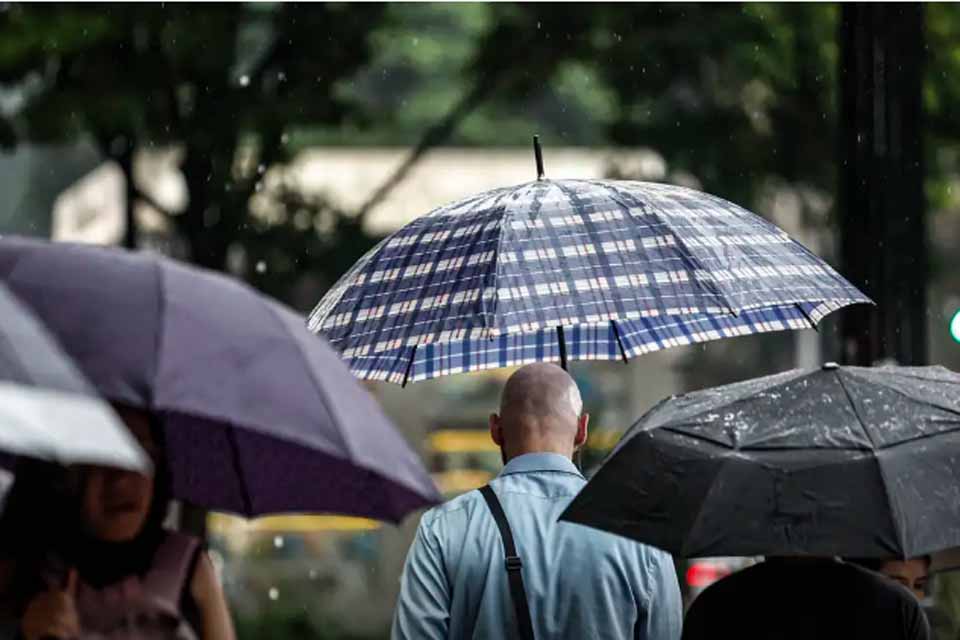Tempestades por passagem de ciclone ainda ameaçam três estados