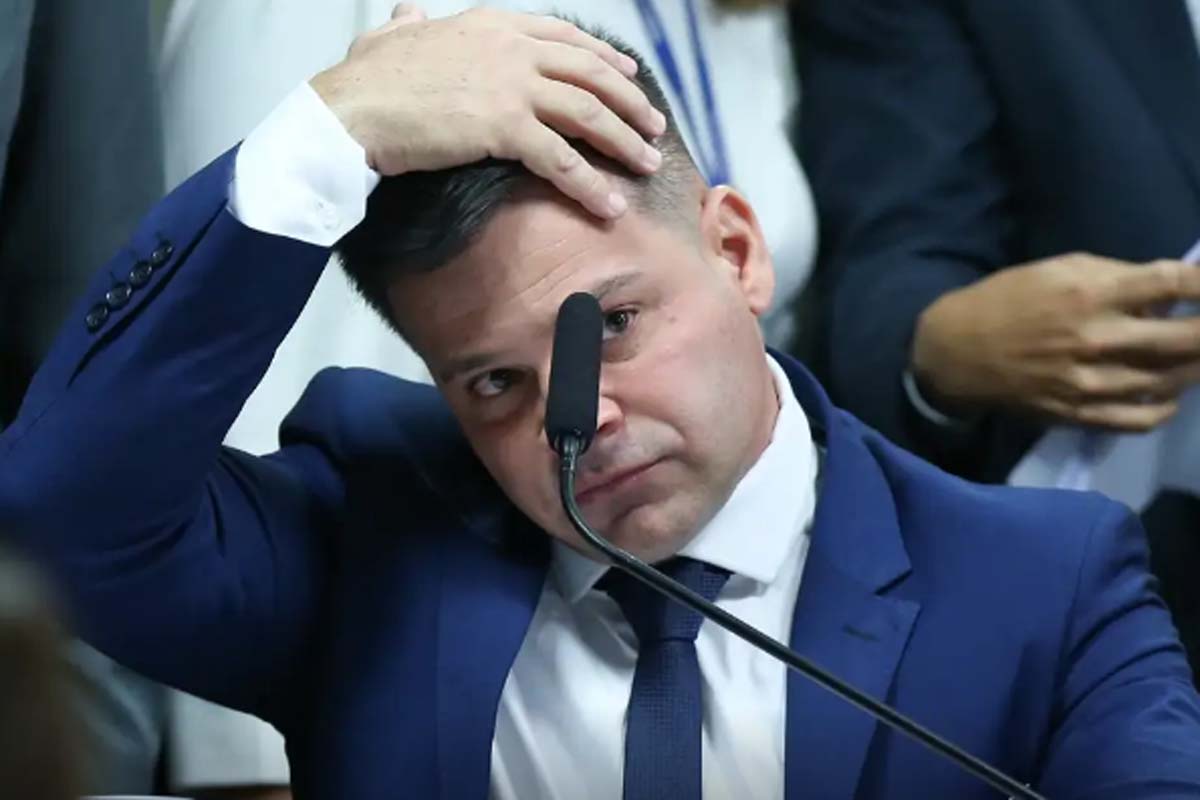 Moraes determina cassação da aposentadoria de ex-diretor da PRF