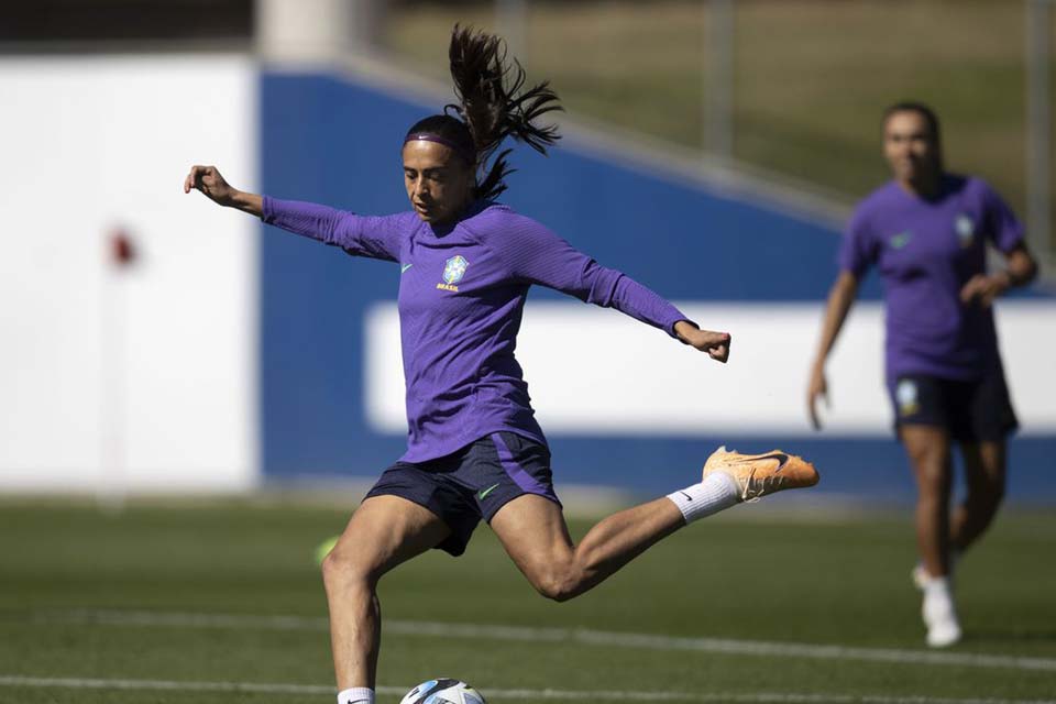 Andressa Alves diz que o Brasil continua sendo favorito contra Jamaica
