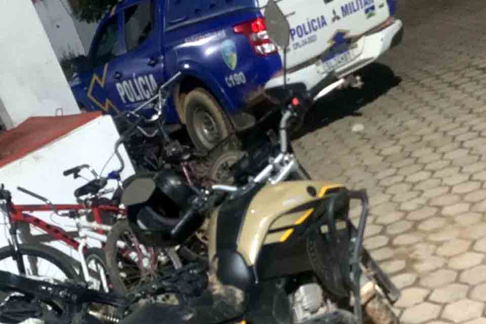 Polícia Militar recupera motocicleta furtada após perseguição