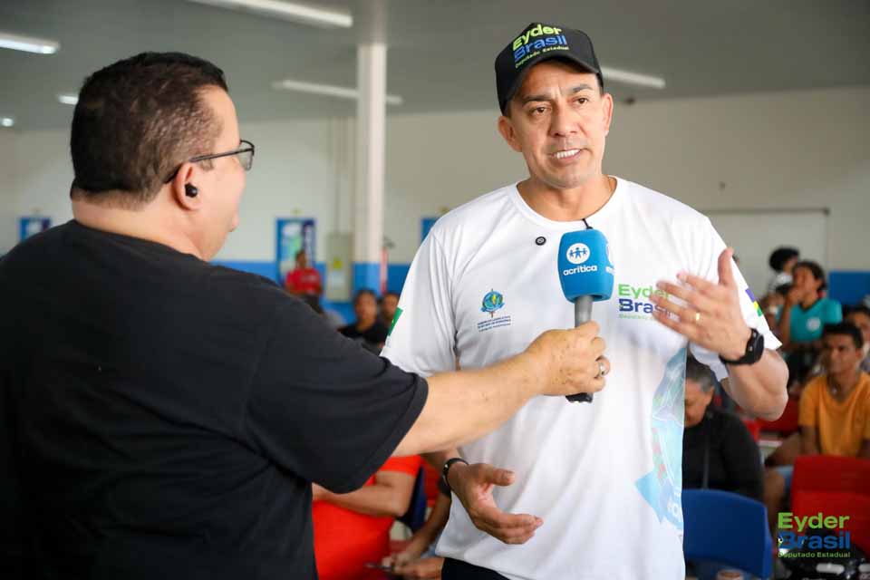 Deputado Eyder Brasil homenageia cerca de 400 jornalistas com Voto de Louvor