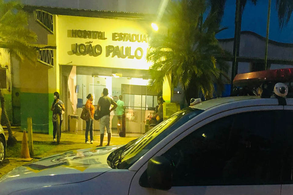 Mulher esfaqueia o marido para escapar de agressão durante bebedeira