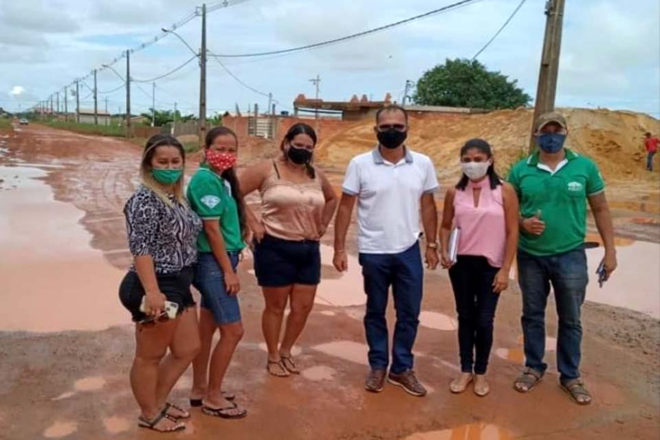 Prefeitura instala tampa no sistema de drenagem no Cristal da Calama atendendo Pedido do vereador Paulo Tico
