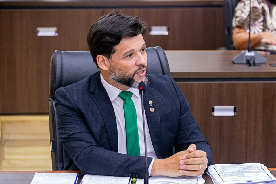 Delegado Camargo cobra maior agilidade na chegada da 