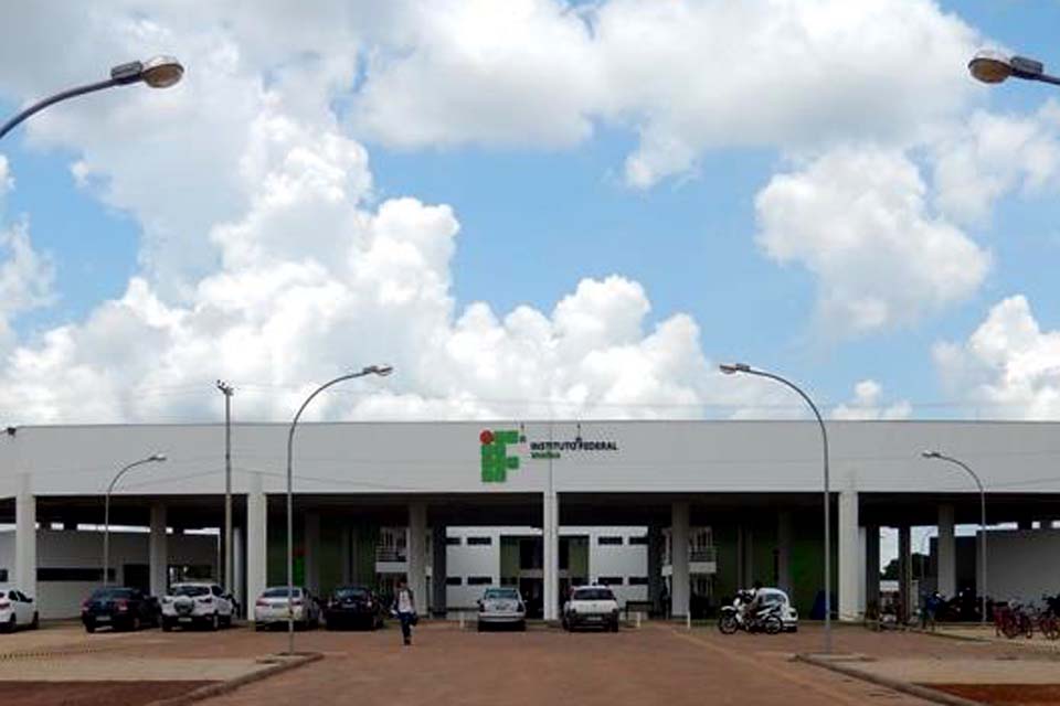 Campus Guajará-Mirim encerra no dia 27 inscrições para cursos de Inglês e de Espanhol