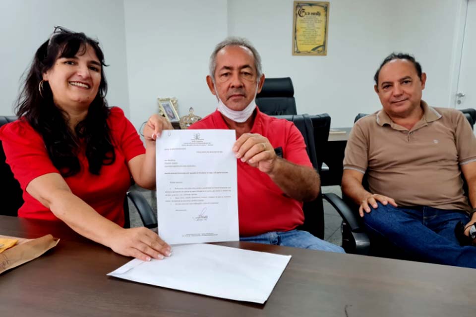 Gabinete Jean Mendonça: Irma Fogaça recebe vereador e secretário de finanças da Câmara de Pimenta Bueno 