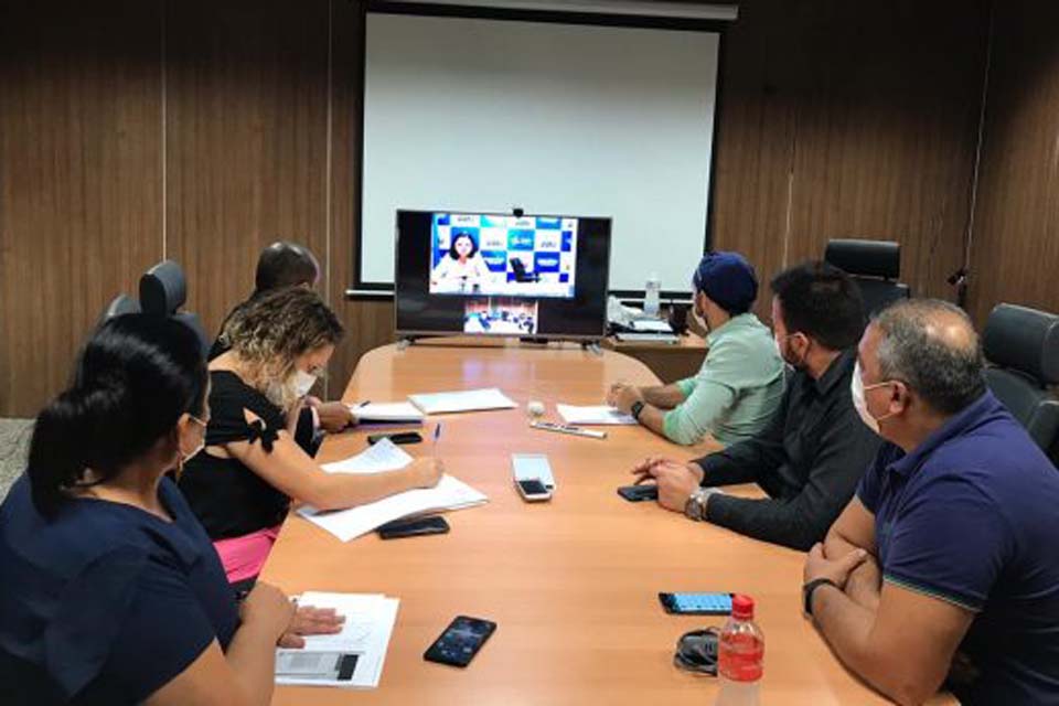 Sesau realiza videoconferência com secretarias de saúde dos 52 municípios para tratar sobre disponibilização de leitos e insumos
