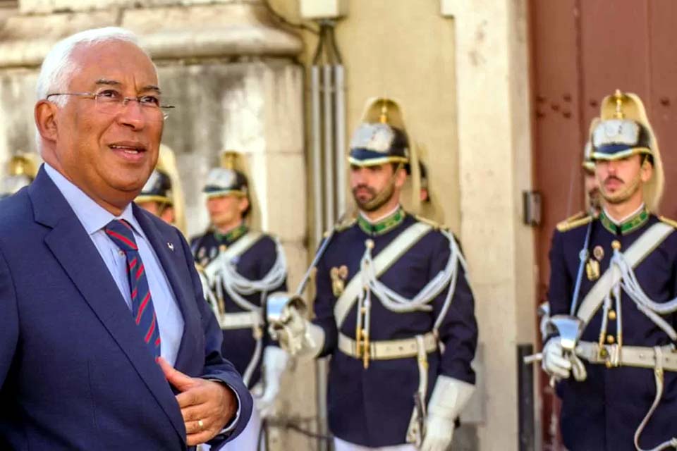 Primeiro-ministro de Portugal renuncia após ser alvo de buscas da PGR