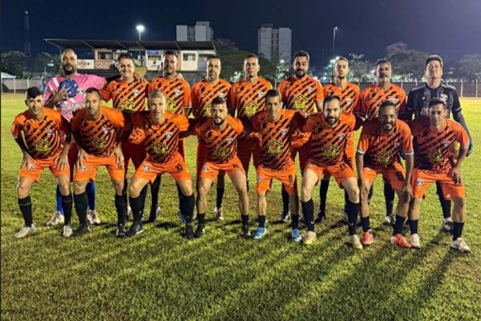 Equipe ATFC/TITANIUM de Futebol 40 anos se prepara para torneio em Pimenta Bueno
