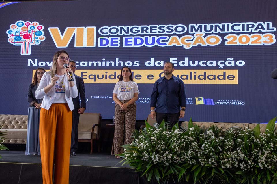 Prêmios de Inovações na Gestão Escolar e Boas Práticas contemplam profissionais do ensino municipal