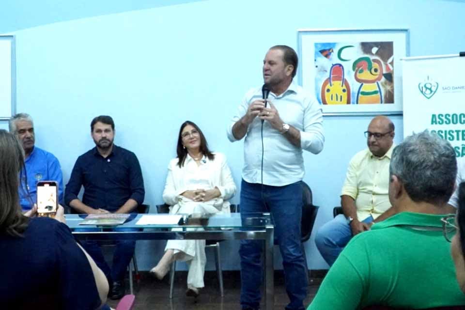 Cirone Deiró assegura mais recursos para Hospital São Daniel Comboni