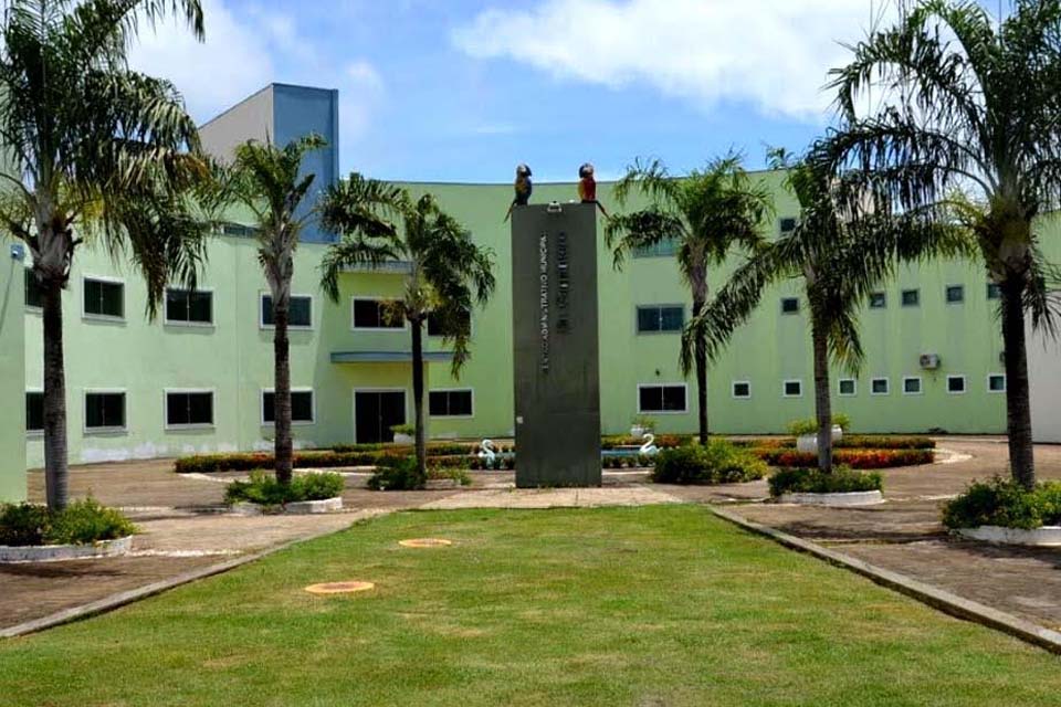 Prefeitura informa: justiça autoriza o retorno do funcionamento comercial de forma condicionada.