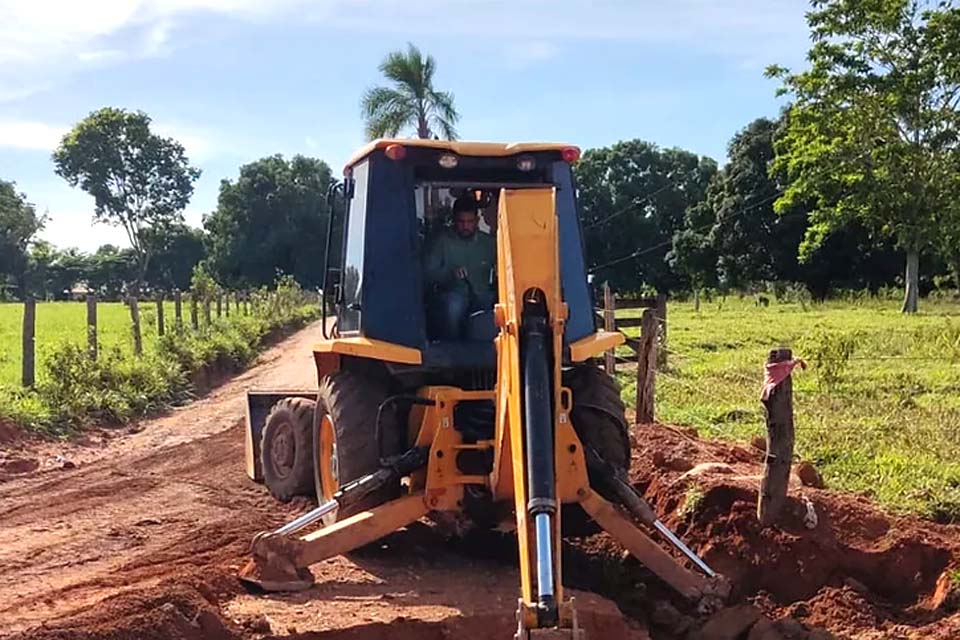 Secretaria Municipal de Agricultura e Desenvolvimento Rural realiza trabalhos na linha Rei Davi