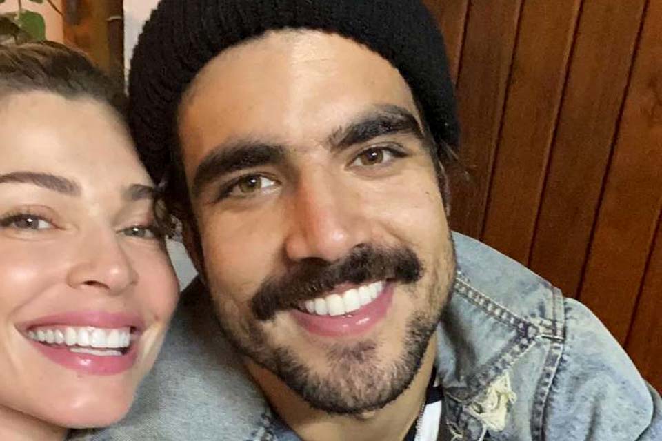 Grazi Massafera posta fotos inéditas com Caio Castro e se declara para o namorado